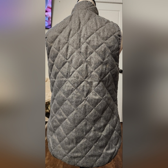 Preowned Old Navy, size‎ medium Quilted Vest - Picture 2 of 8